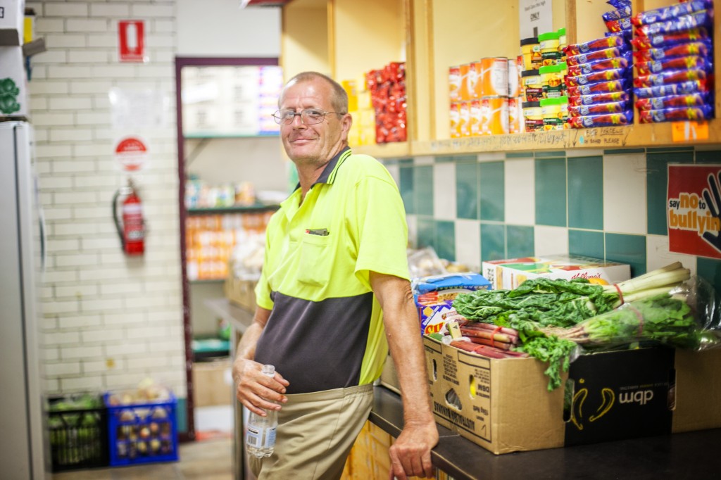 logan-food-parcel-man